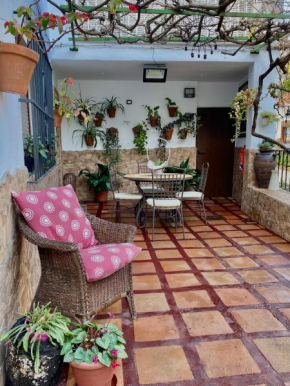 Casa Almenta - Tu hogar para desconectar en el pueblo más bonito de Málaga, Benalauría